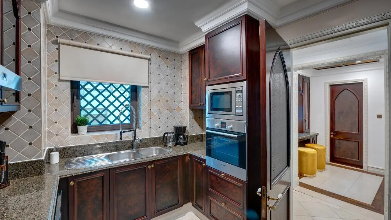 Durrani Homes: Garden Oasis at Souk Al Bahar with Jacuzzi Dubai Apartment